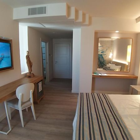 Aqua Boutique Hotel Кастильоне дела Пеская Екстериор снимка