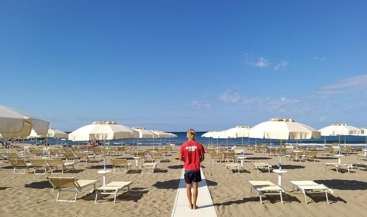 Aqua Boutique Hotel Кастильоне дела Пеская Екстериор снимка