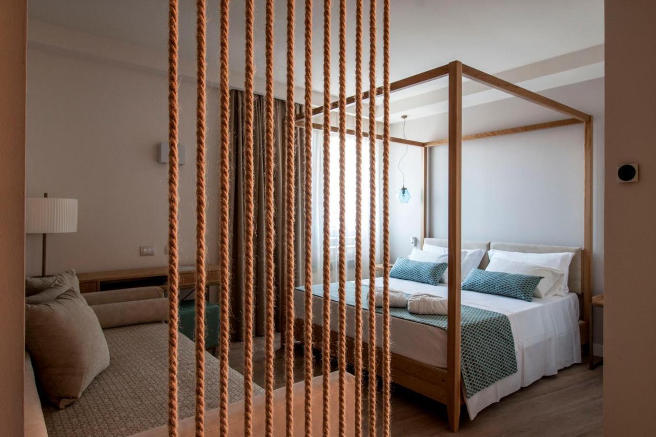 Aqua Boutique Hotel Кастильоне дела Пеская Екстериор снимка