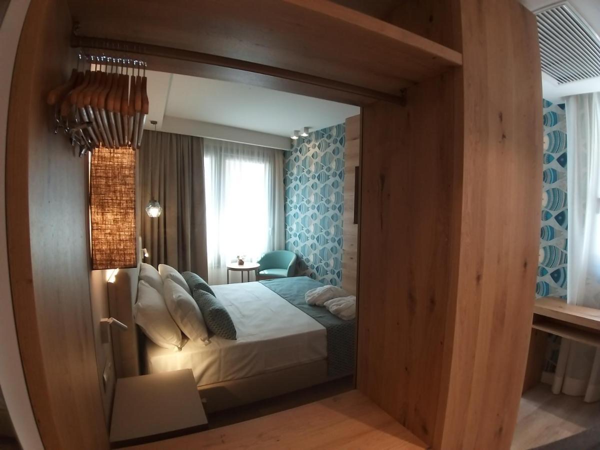 Aqua Boutique Hotel Кастильоне дела Пеская Екстериор снимка