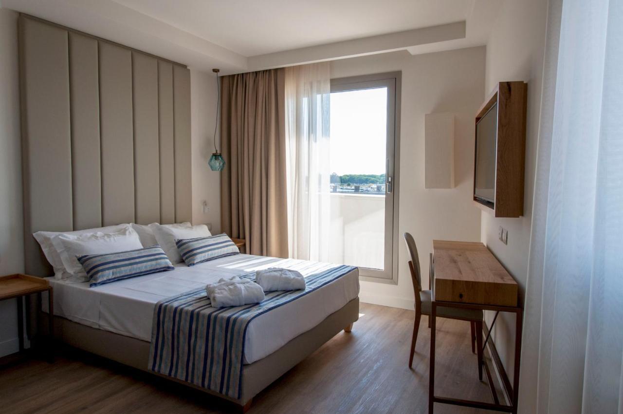 Aqua Boutique Hotel Кастильоне дела Пеская Екстериор снимка