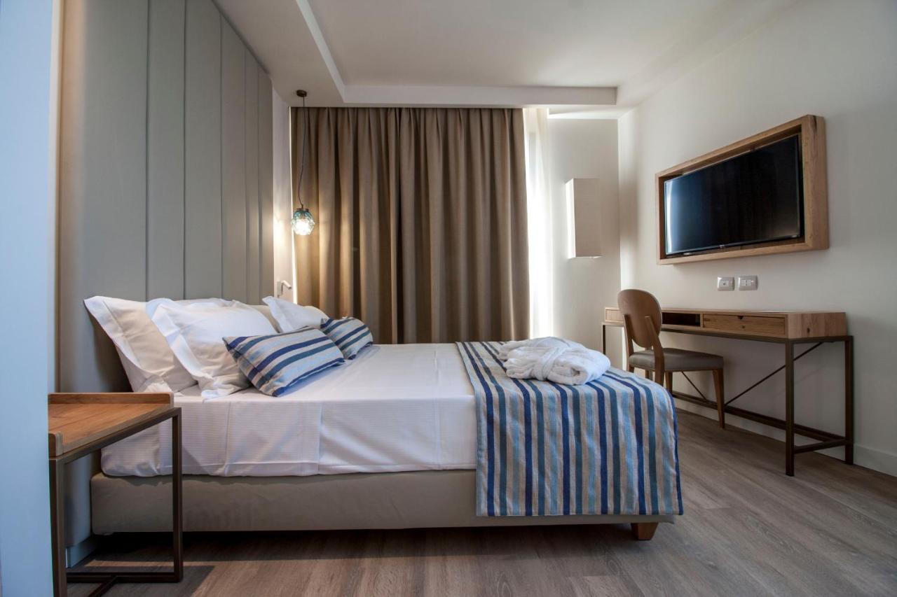 Aqua Boutique Hotel Кастильоне дела Пеская Екстериор снимка