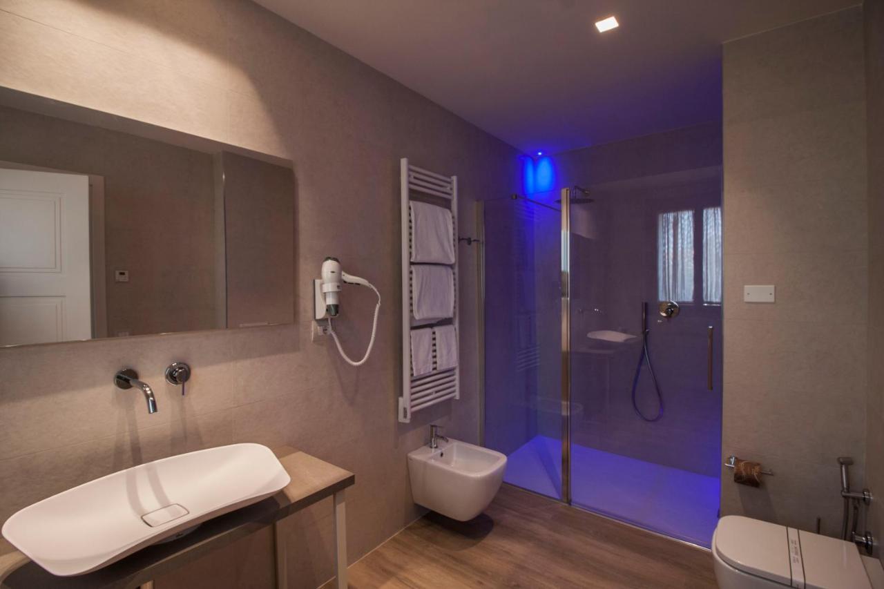 Aqua Boutique Hotel Кастильоне дела Пеская Екстериор снимка